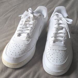 New Boys Nike White Men's Sneakers Sz 8